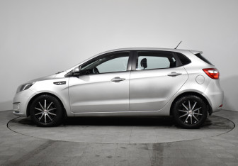 Подержанный автомобиль Kia Rio Hatchback 2014 года (8 фото)