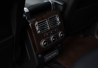 Подержанный автомобиль Land Rover Range Rover 2017 года (23 фото)