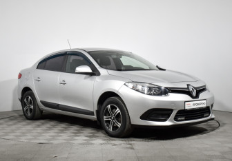 Подержанный автомобиль Renault Fluence 2014 года (3 фото)