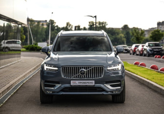 Подержанный автомобиль Volvo XC90 2021 года (4 фото)