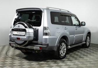 Подержанный автомобиль Mitsubishi Pajero 2008 года (5 фото)