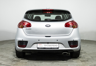 Подержанный автомобиль Kia Ceed Hatchback 2018 года (6 фото)