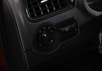 Подержанный автомобиль Volkswagen Polo Sedan 2011 года (14 фото)