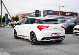 Подержанный автомобиль Citroen DS5 2013 года (4 фото)