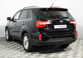 Подержанный автомобиль Kia Sorento 2018 года (7 фото)