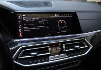 Подержанный автомобиль BMW X6 2020 года (19 фото)