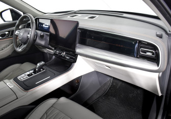 Подержанный автомобиль GAC GS8 2023 года (15 фото)