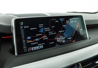 Подержанный автомобиль BMW X5 2015 года (16 фото)