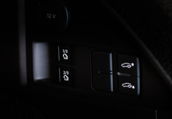 Подержанный автомобиль Volkswagen Touareg 2017 года (33 фото)