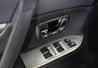 Подержанный автомобиль Mitsubishi Pajero 2013 года (17 фото)