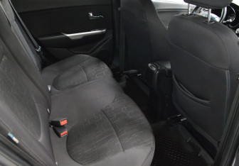 Подержанный автомобиль Kia Rio Hatchback 2014 года (12 фото)