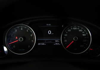 Подержанный автомобиль Volkswagen Touareg 2012 года (13 фото)