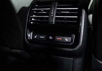 Подержанный автомобиль Volkswagen Passat Sedan 2016 года (25 фото)