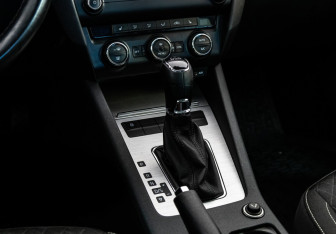 Подержанный автомобиль Skoda Octavia Liftback 2016 года (11 фото)