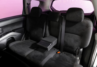 Подержанный автомобиль Mitsubishi Outlander 2007 года (14 фото)