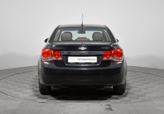 Подержанный автомобиль Chevrolet Cruze Sedan 2012 года (6 фото)