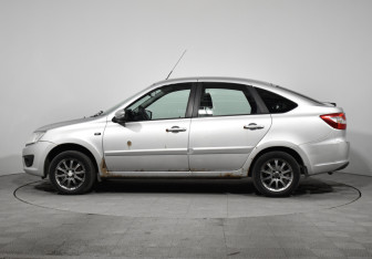 Подержанный автомобиль LADA (ВАЗ) Granta Liftback 2015 года (8 фото)