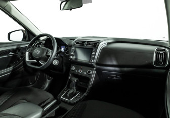 Подержанный автомобиль Hyundai Creta 2021 года (9 фото)