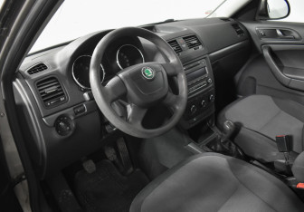Подержанный автомобиль Skoda Yeti 2012 года (9 фото)