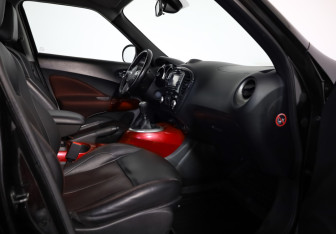 Подержанный автомобиль Nissan Juke 2011 года (24 фото)