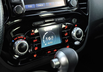 Подержанный автомобиль Nissan Juke 2018 года (16 фото)