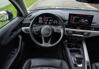 Подержанный автомобиль Audi A4 Sedan 2020 года (11 фото)