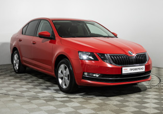 Подержанный автомобиль Skoda Octavia Liftback 2017 года (3 фото)