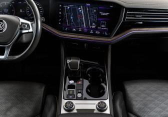 Подержанный автомобиль Volkswagen Touareg 2018 года (15 фото)