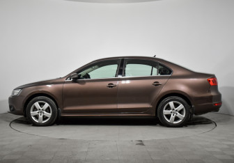 Подержанный автомобиль Volkswagen Jetta Sedan 2014 года (8 фото)