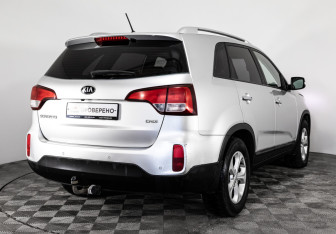 Подержанный автомобиль Kia Sorento 2013 года (5 фото)