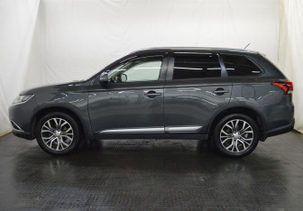 Подержанный автомобиль Mitsubishi Outlander 2016 года (8 фото)