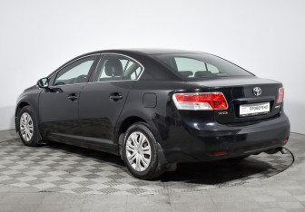 Подержанный автомобиль Toyota Avensis Sedan 2009 года (7 фото)