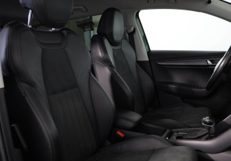 Подержанный автомобиль Skoda Karoq 2020 года (12 фото)