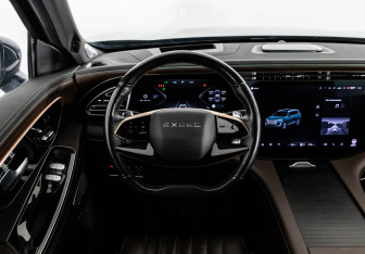 Подержанный автомобиль Exeed VX 2023 года (13 фото)