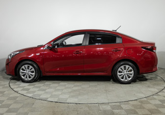 Подержанный автомобиль Kia Rio Sedan 2021 года (8 фото)