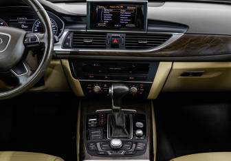 Подержанный автомобиль Audi A6 Sedan 2013 года (11 фото)