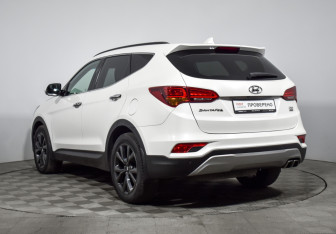 Подержанный автомобиль Hyundai Santa Fe 2015 года (7 фото)