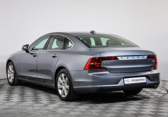 Подержанный автомобиль Volvo S90 2018 года (5 фото)