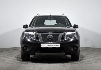 Подержанный автомобиль Nissan Terrano 2019 года (2 фото)