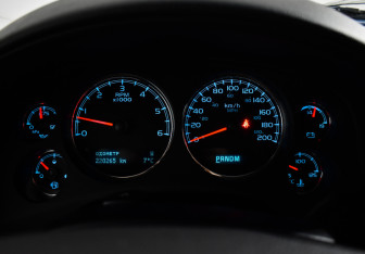 Подержанный автомобиль Chevrolet Tahoe 2013 года (23 фото)