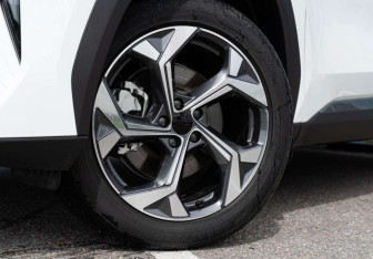 Новый Geely Atlas 2026 (4 фото)