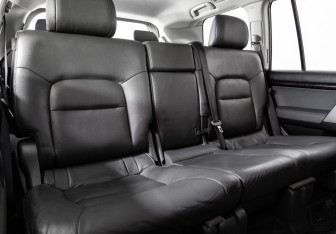 Подержанный автомобиль Toyota Land Cruiser Suv 2008 года (24 фото)