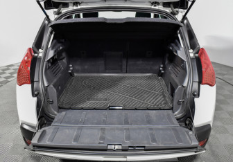 Подержанный автомобиль Peugeot 3008 2012 года (18 фото)