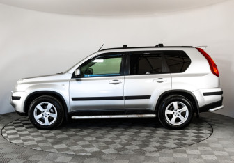 Подержанный автомобиль Nissan X-Trail 2007 года (8 фото)