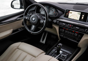 Подержанный автомобиль BMW X5 2016 года (11 фото)