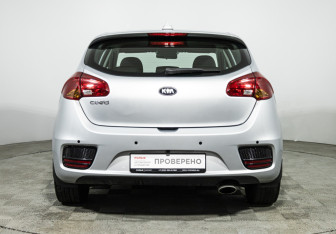 Подержанный автомобиль Kia Ceed Hatchback 2018 года (6 фото)