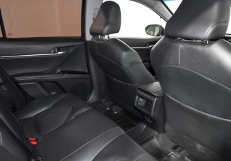 Подержанный автомобиль Toyota Camry Sedan 2018 года (15 фото)