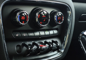 Подержанный автомобиль MINI Clubman Wagon 2021 года (15 фото)