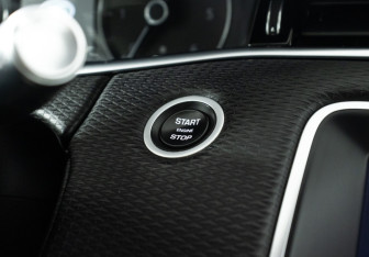 Подержанный автомобиль Land Rover Range Rover Evoque 2019 года (23 фото)