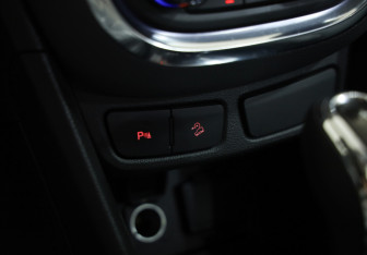 Подержанный автомобиль Opel Mokka 2012 года (16 фото)